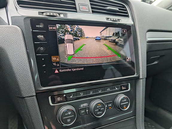 Volkswagen e-Golf VII 15 of 19