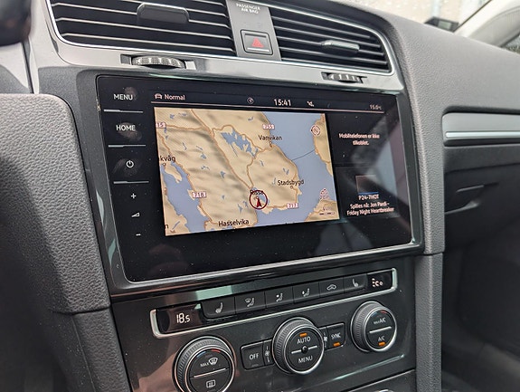 Volkswagen e-Golf VII 14 of 19