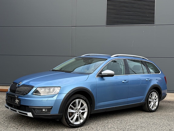 Skoda Octavia Scout 2 of 5