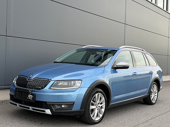 Skoda Octavia Scout 3 of 5