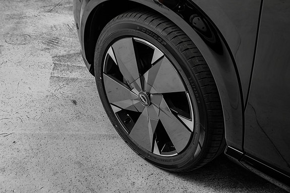 Nissan Ariya 10 of 30
