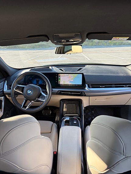 BMW iX2 7 of 11