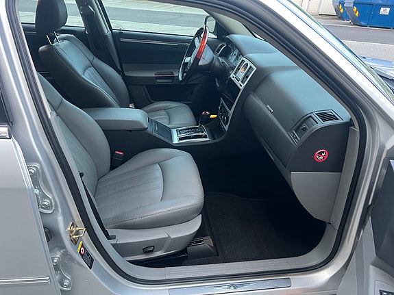 Chrysler 300C 17 of 19