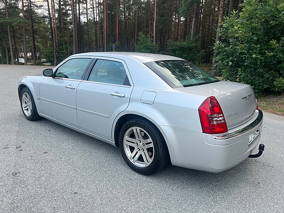 Chrysler 300C 12 of 19