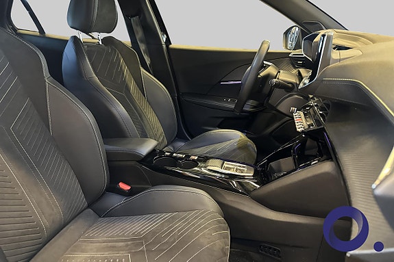 Peugeot e-2008 14 of 19