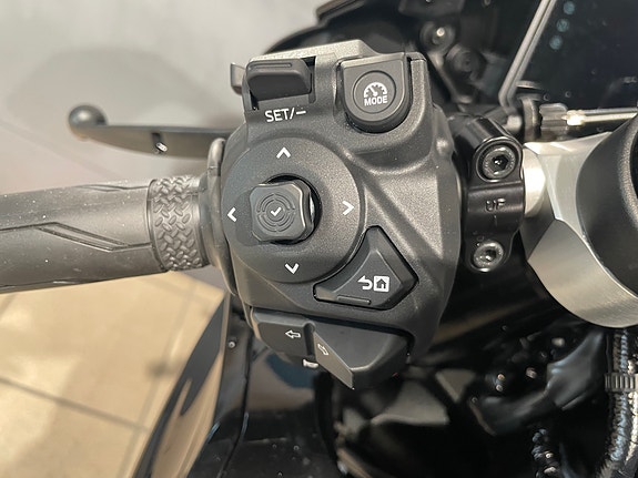 Yamaha YZF-R7 21 of 30