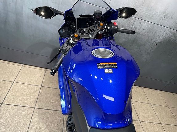 Yamaha YZF-R7 18 of 30