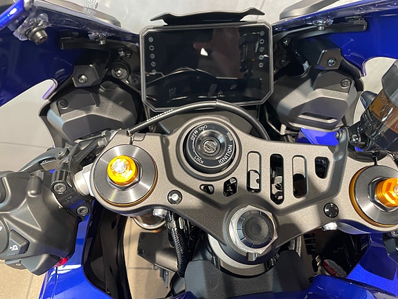 Yamaha YZF-R7 17 of 30