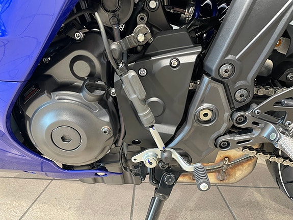Yamaha YZF-R7 13 of 30