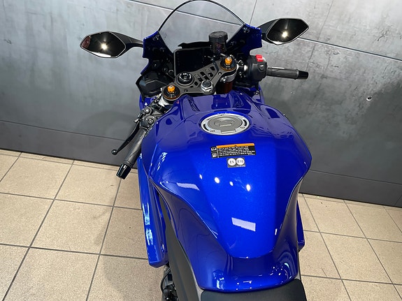 Yamaha YZF-R7 15 of 30