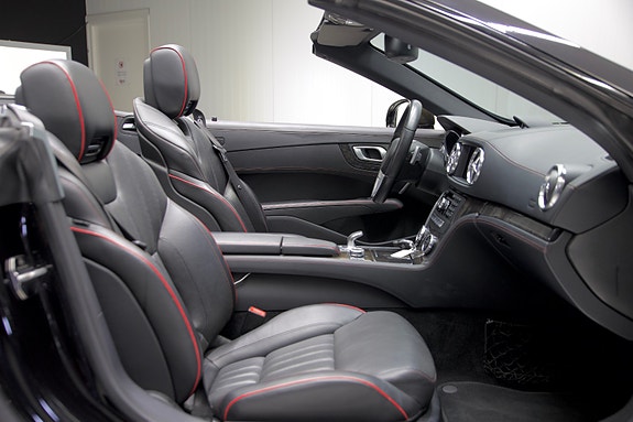 Mercedes-Benz SL500 2 of 15