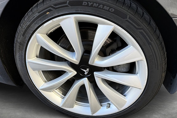 Tesla Model 3 25 of 29