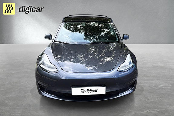 Tesla Model 3 8 of 29