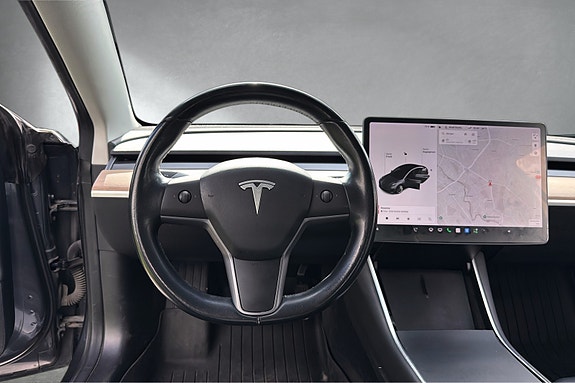 Tesla Model 3 18 of 29