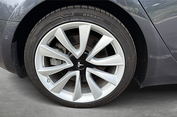 Tesla Model 3 26 of 29