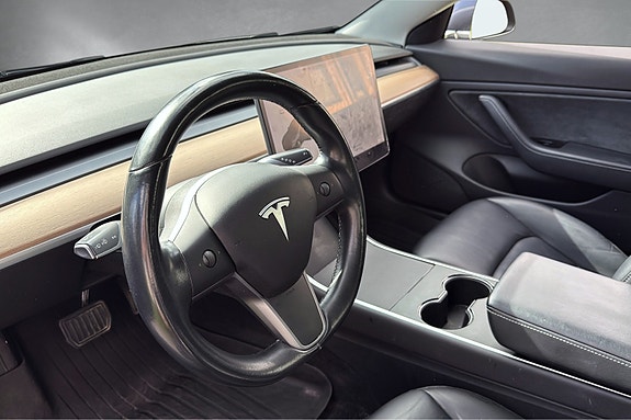 Tesla Model 3 15 of 29