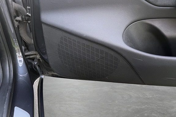 Tesla Model 3 22 of 29