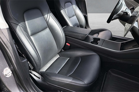 Tesla Model 3 21 of 29