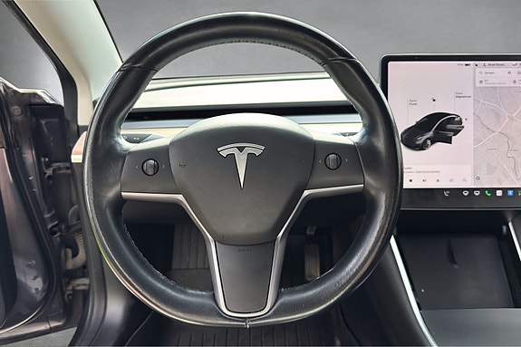 Tesla Model 3 17 of 29