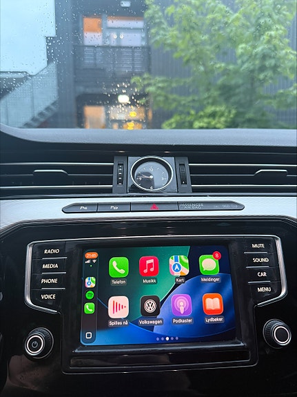 Volkswagen Passat 9 of 13