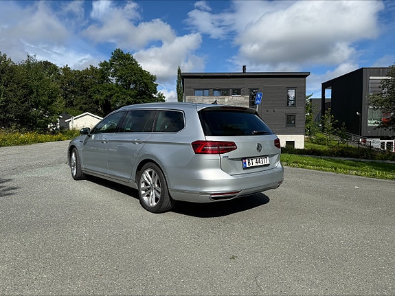 Volkswagen Passat 6 of 13