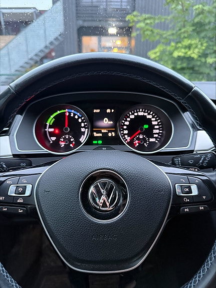 Volkswagen Passat 11 of 13