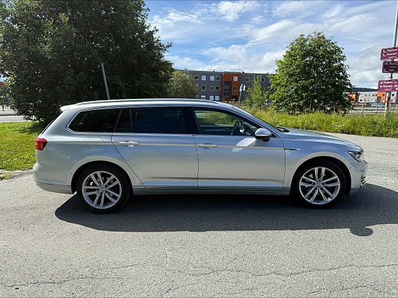 Volkswagen Passat 8 of 13