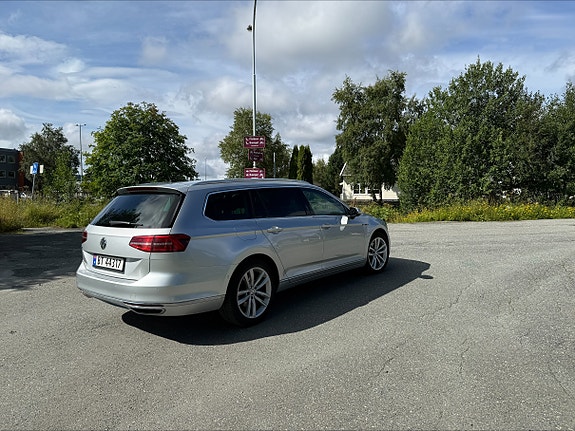 Volkswagen Passat 7 of 13