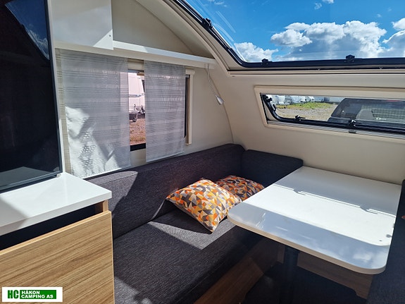 Adria ACTION 361 LH med 2 enkle senger eller stor dobbeltseng solseil og batterilader 14 of 30