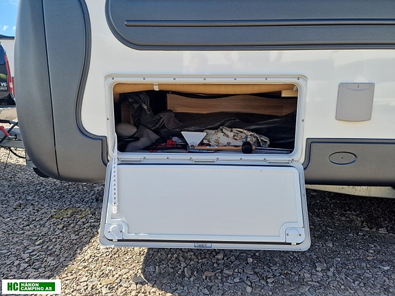 Adria ACTION 361 LH med 2 enkle senger eller stor dobbeltseng solseil og batterilader 7 of 30