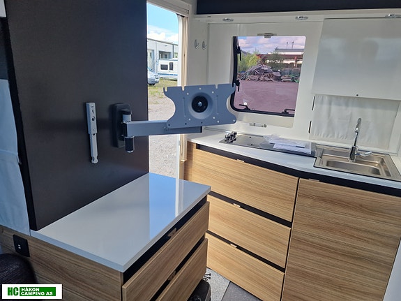Adria ACTION 361 LH med 2 enkle senger eller stor dobbeltseng solseil og batterilader 23 of 30
