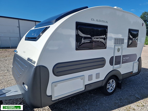 Adria ACTION 361 LH med 2 enkle senger eller stor dobbeltseng solseil og batterilader 5 of 30