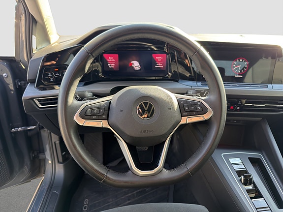 Volkswagen Golf VIII 11 of 24