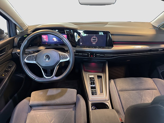 Volkswagen Golf VIII 18 of 24