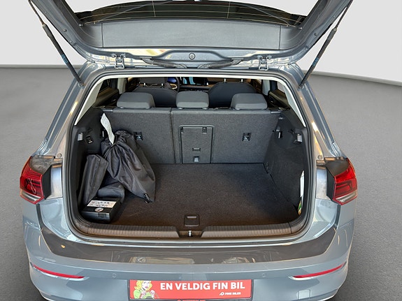 Volkswagen Golf VIII 24 of 24