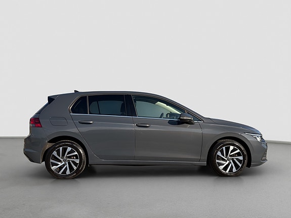 Volkswagen Golf VIII 6 of 24