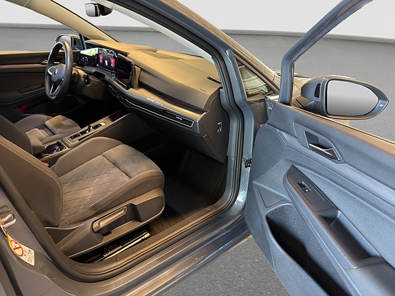 Volkswagen Golf VIII 21 of 24