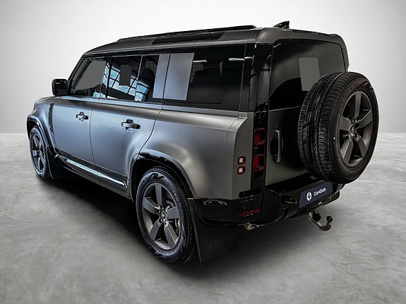 Land Rover Defender 3 of 5