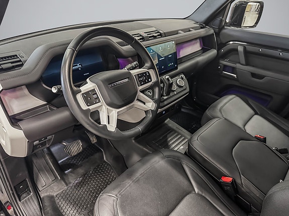 Land Rover Defender 110 13 of 30