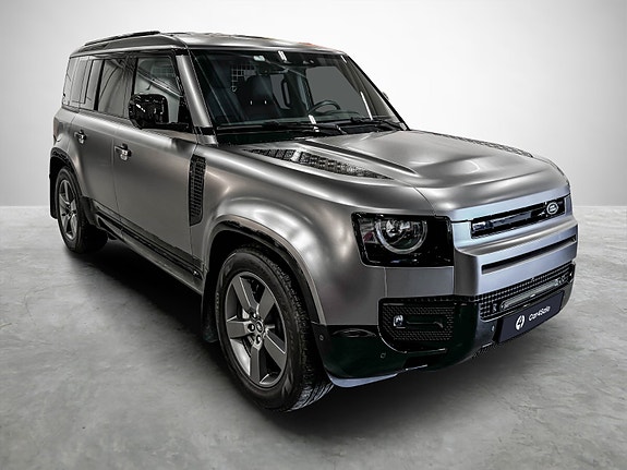 Land Rover Defender 110 7 of 30