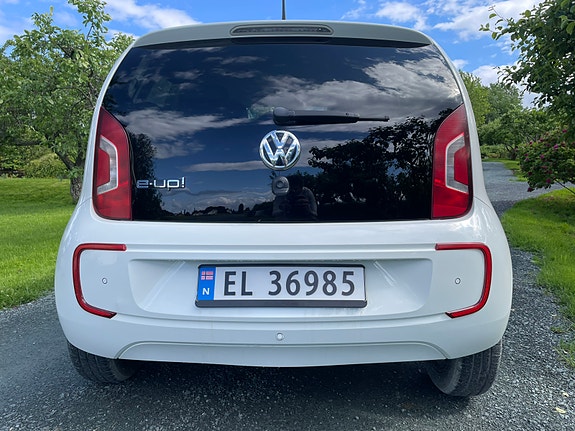 Volkswagen e-Up! 4 of 5