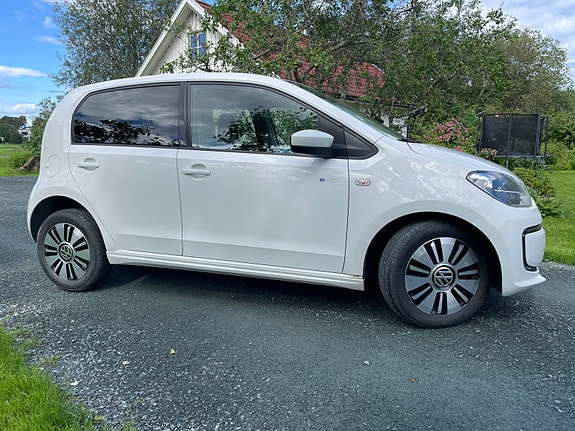 Volkswagen e-Up! 3 of 5