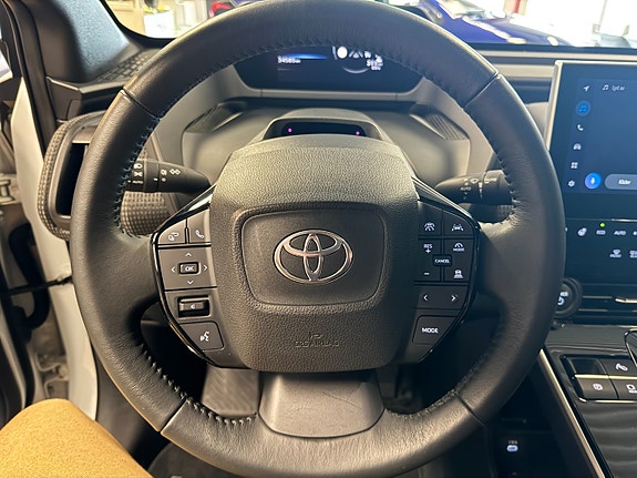 Toyota bZ4X 13 of 30