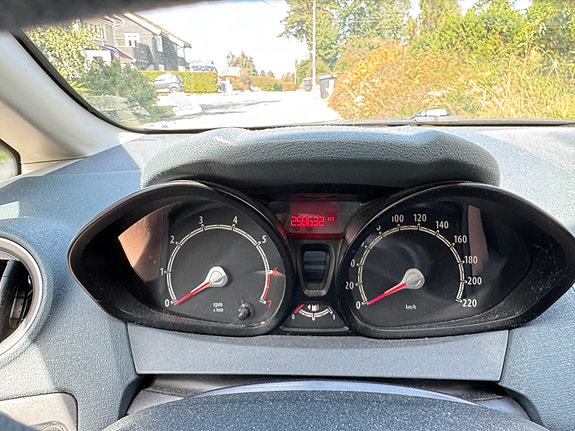 Ford Fiesta 4 of 4