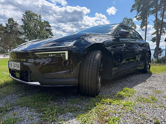 Polestar 4 2 of 5
