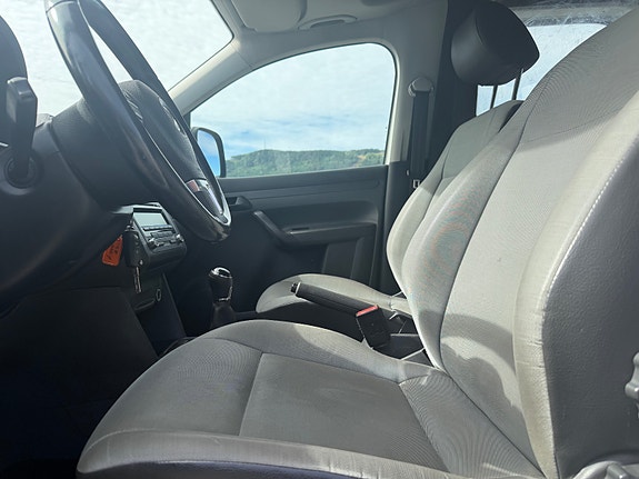 Volkswagen Caddy Maxi 13 of 17