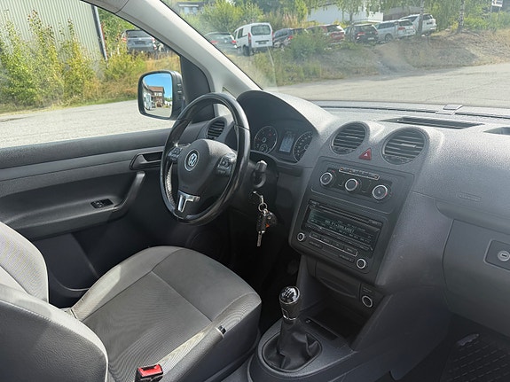 Volkswagen Caddy Maxi 12 of 17