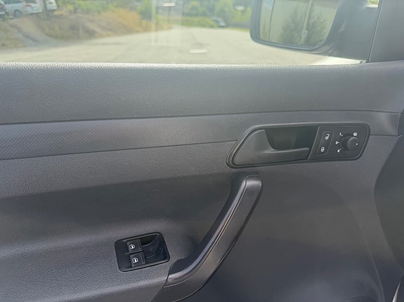 Volkswagen Caddy Maxi 14 of 17