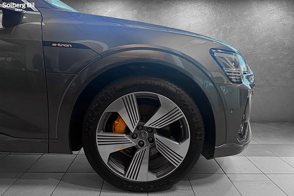 Audi e-tron Sportback 17 of 30