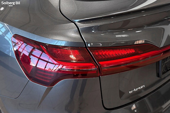 Audi e-tron Sportback 10 of 30